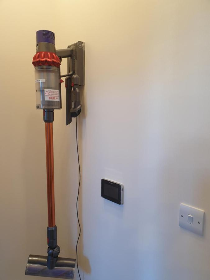London Luxury Spacious 2 Bedroom Apartment 4 Mins From Ilford Stn. Free Parking Kültér fotó
