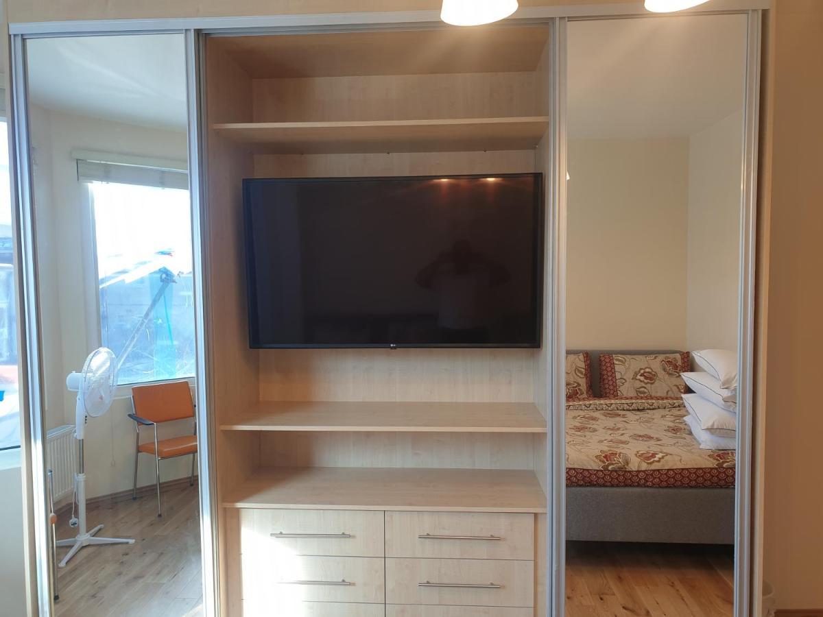 London Luxury Spacious 2 Bedroom Apartment 4 Mins From Ilford Stn. Free Parking Kültér fotó