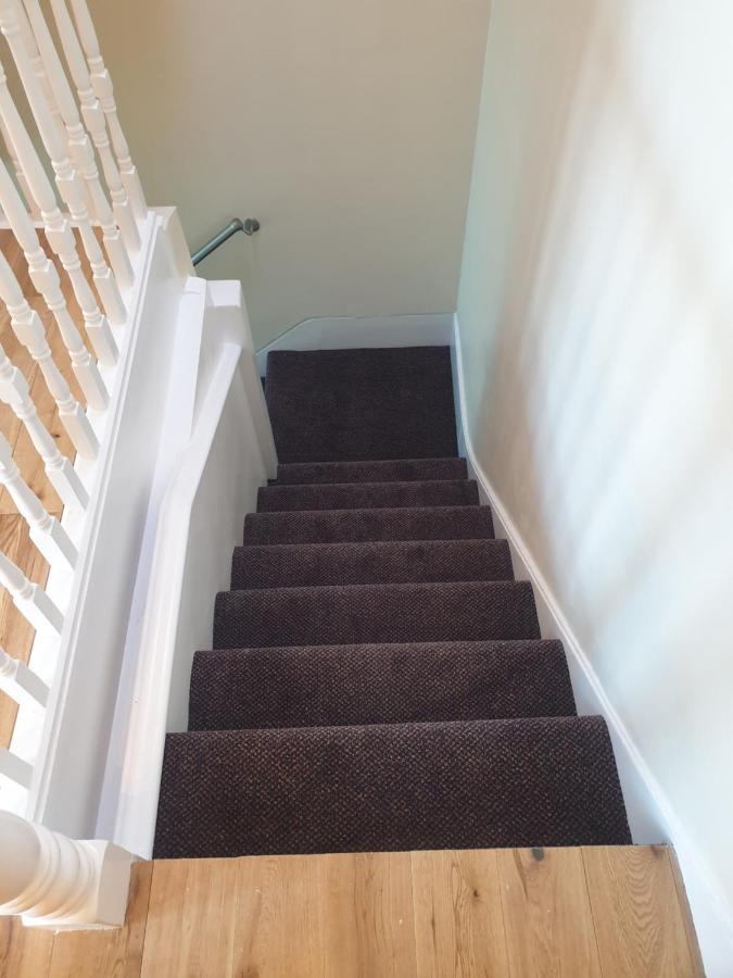 London Luxury Spacious 2 Bedroom Apartment 4 Mins From Ilford Stn. Free Parking Kültér fotó