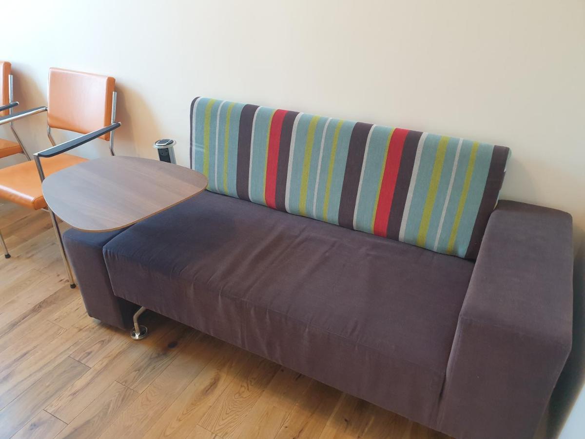 London Luxury Spacious 2 Bedroom Apartment 4 Mins From Ilford Stn. Free Parking Kültér fotó